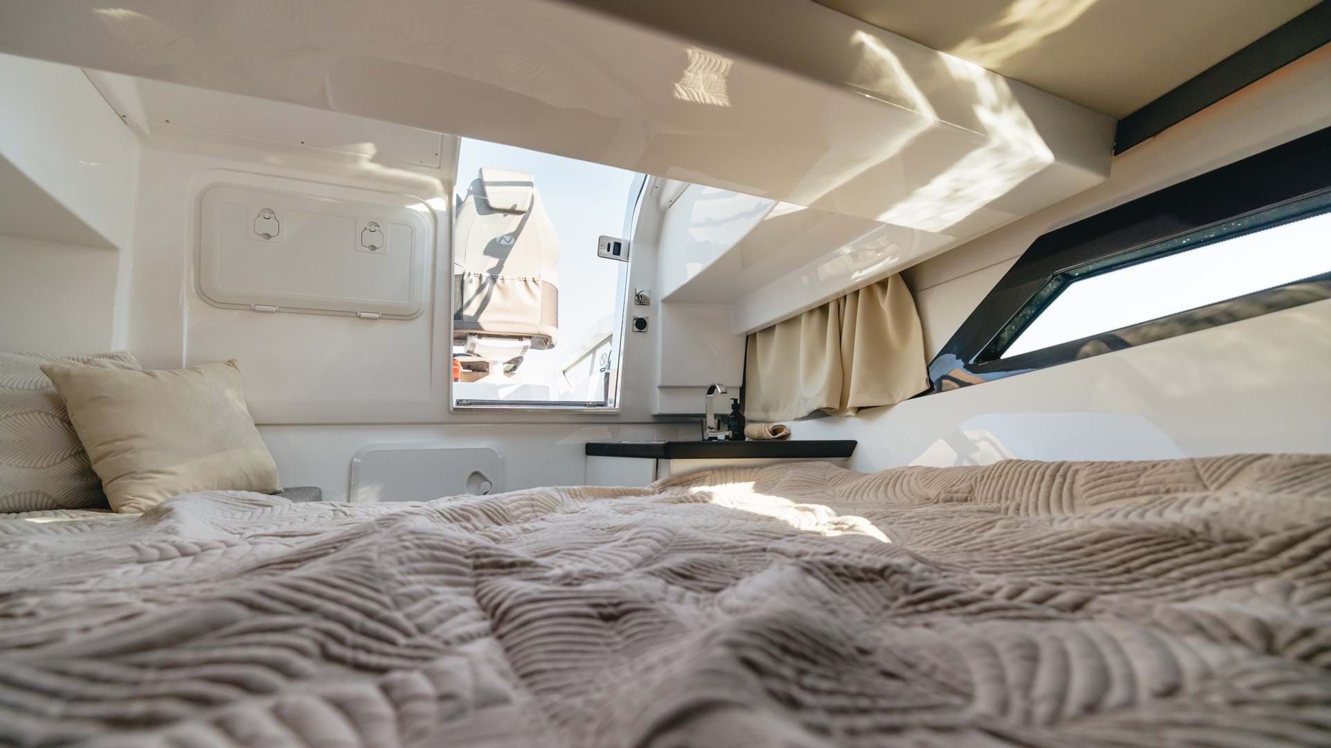 Nordkapp Enduro 805 Sundeck Boat 6